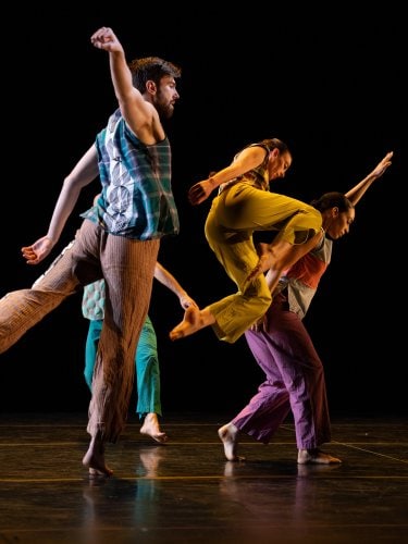 4 danseurs sur scène pour Working Title 