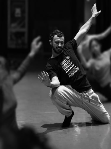 Danseur donnant un cours 