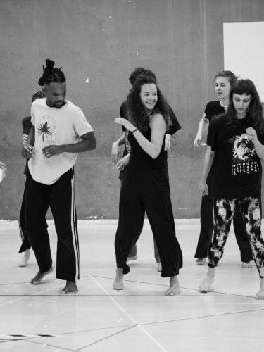 Danseurs aggroupés
