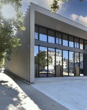 bâtiment vue de l'extérieur