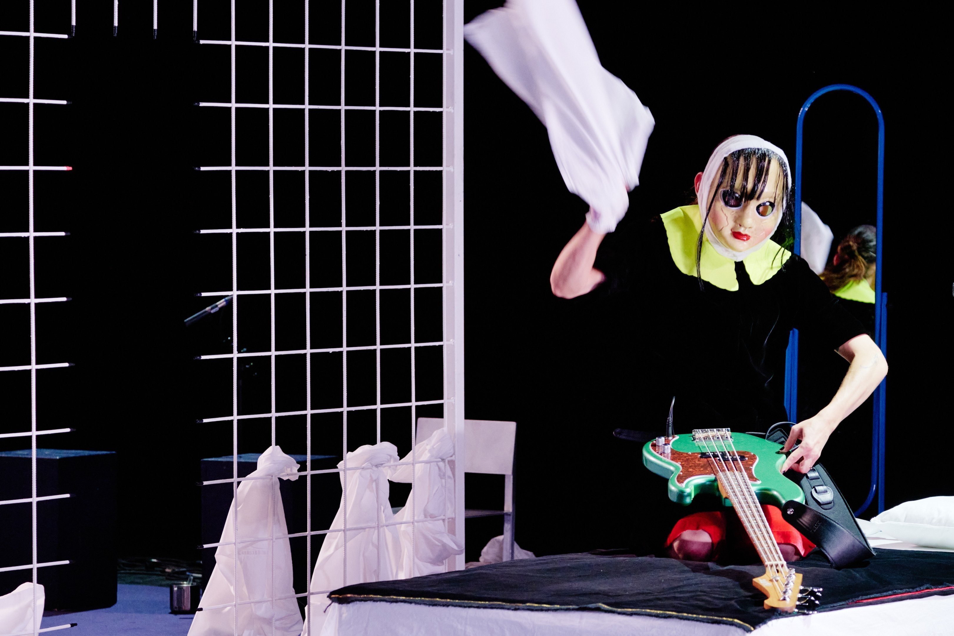 actor resembling a puppet