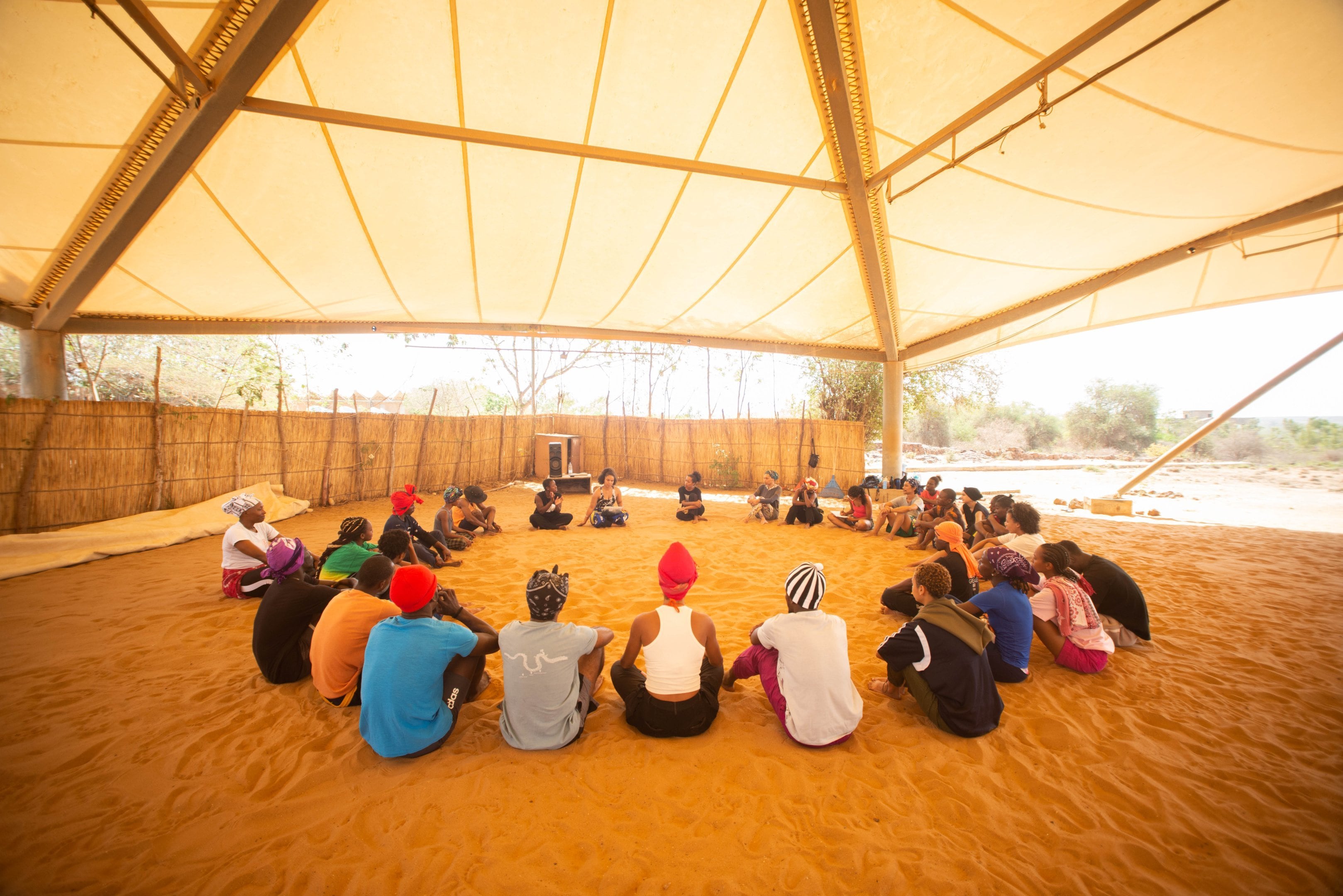 élèves de la formation assis en cercle 