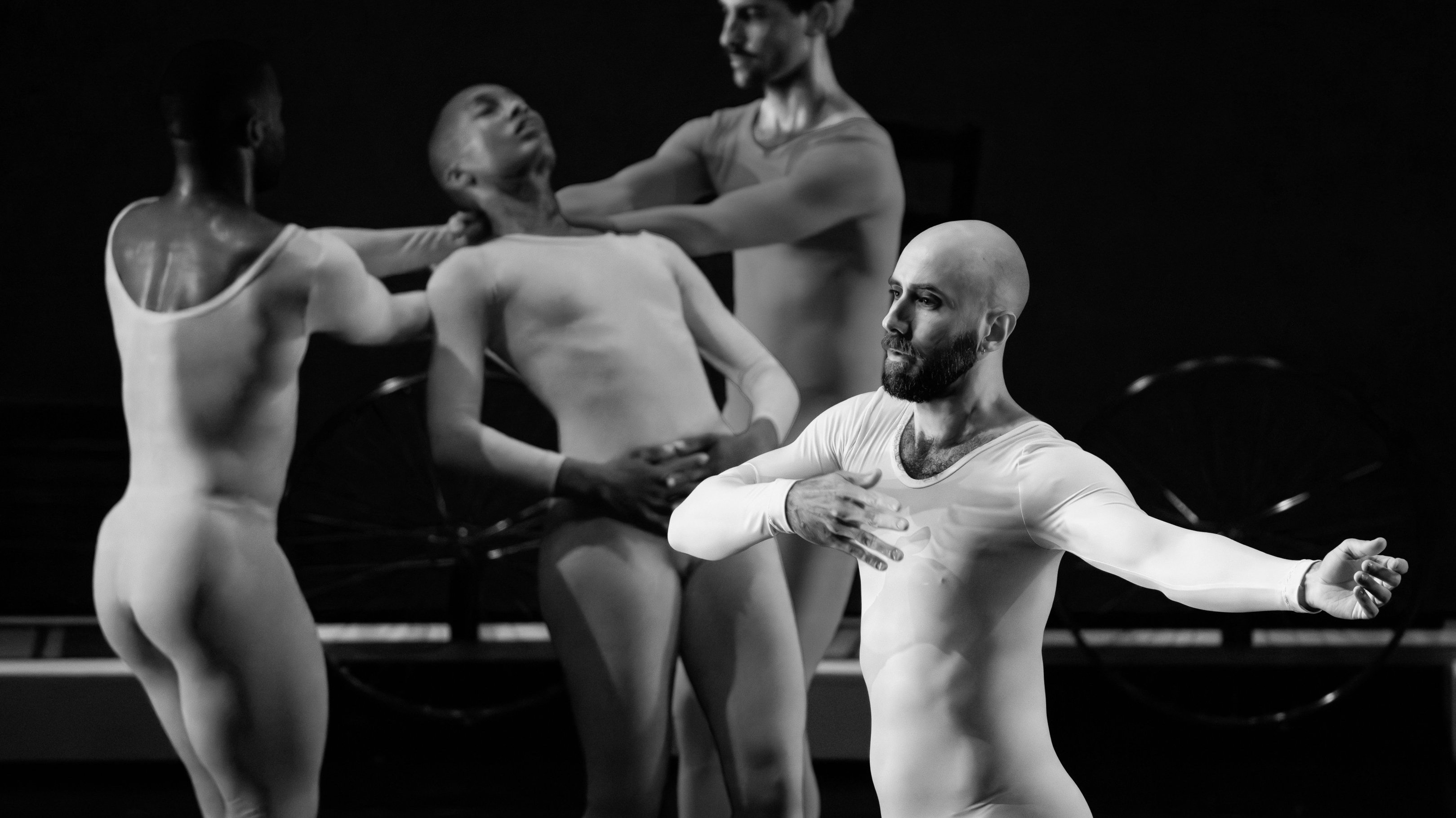 4 danseurs sur scène