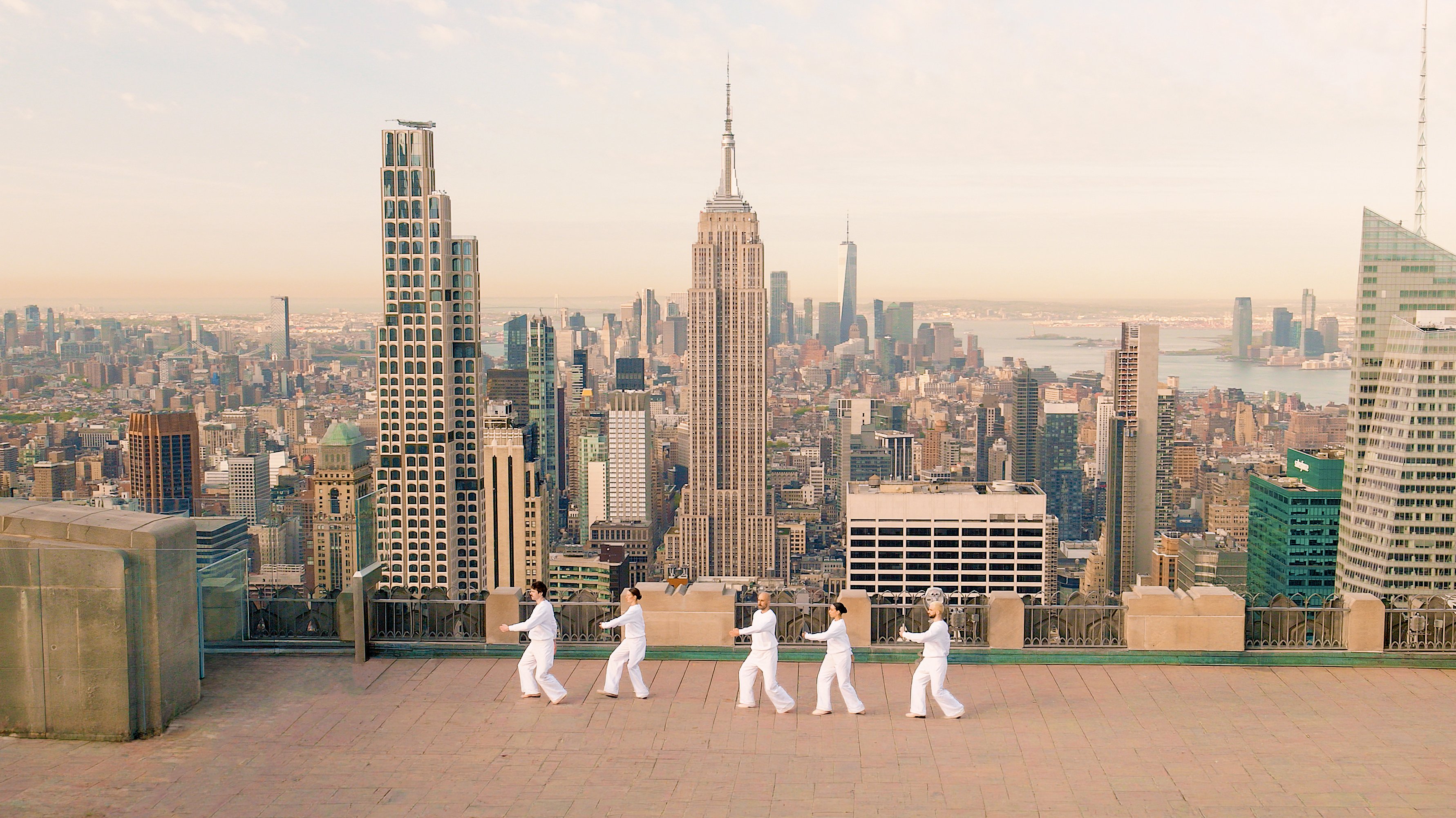 danseurs performant au Top of the Rock - Rockefeller Center NYC