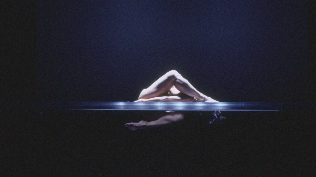 Danseuse nue allongée